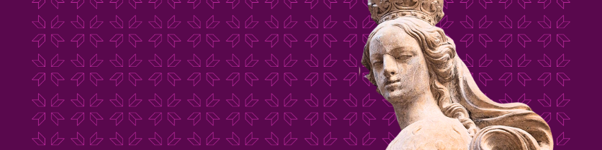 Das Logo des Museums am Dom in Kreuzform ist der Hintergrund von der Statue der Heiligen Helena.